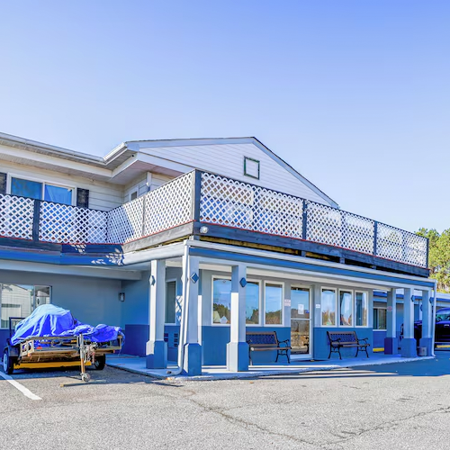 Whispering Pines Motel